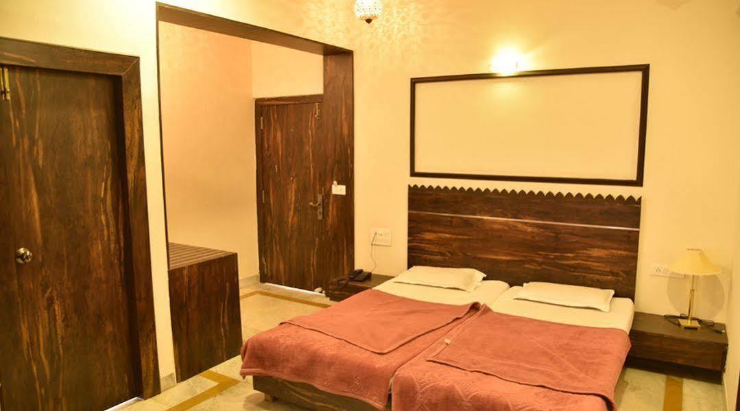 Saheli Palace Udaipur Eksteriør bilde